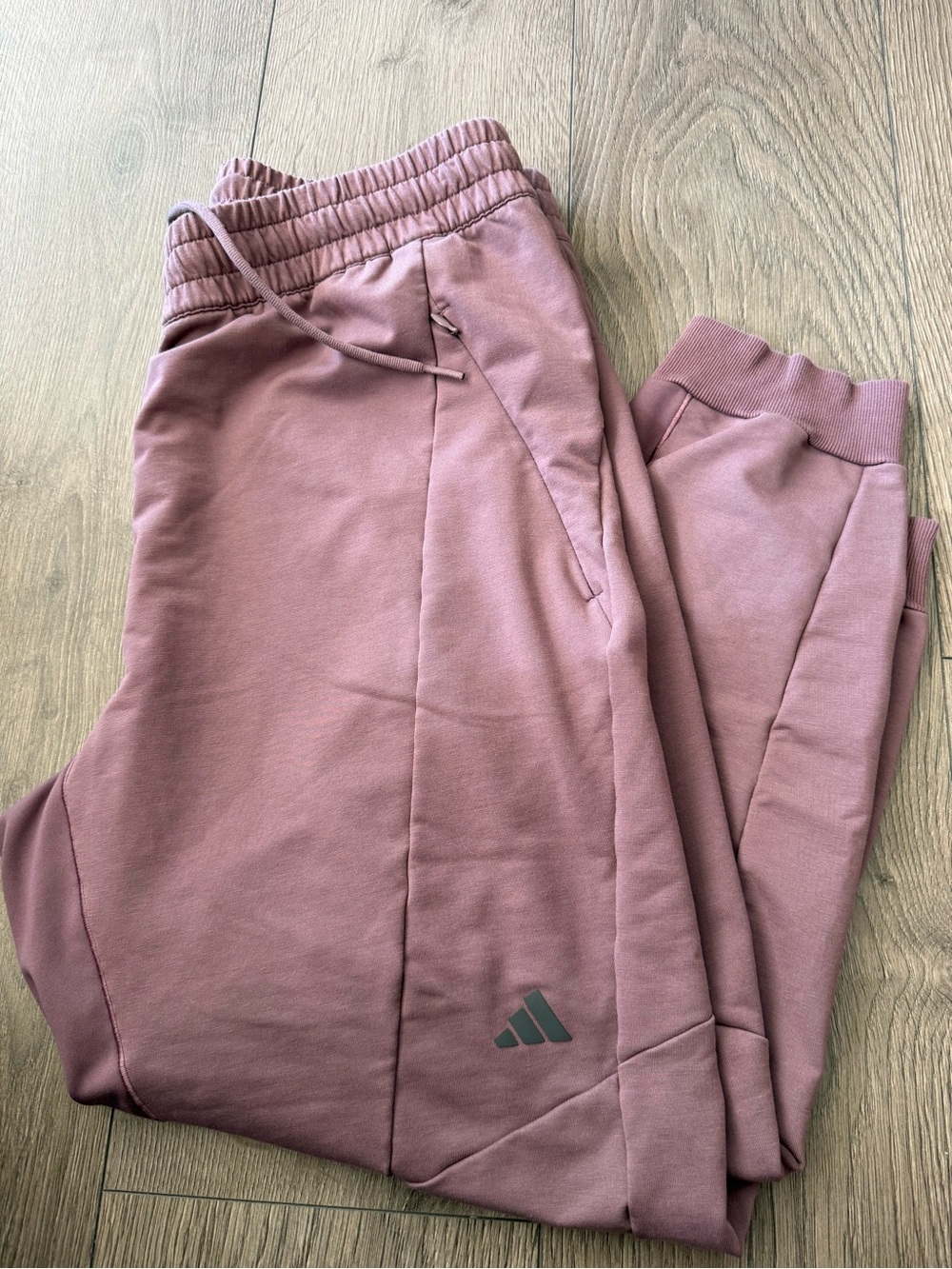 Adidas joggers size L